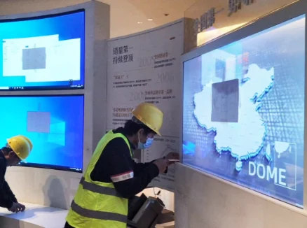 柔性OLED：讓弧形墻面「活」起來的藝術革命